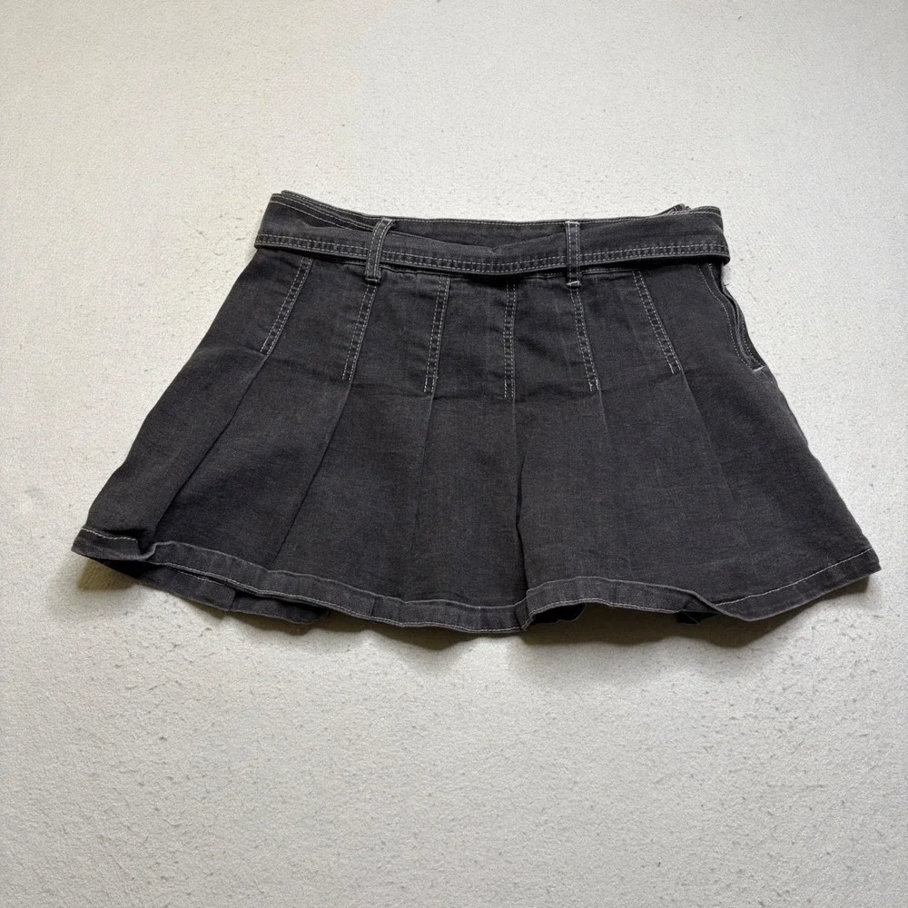 Hot Topic Mini Skirt Womens LG Black Denim Belted Pleated Y2K Contrast Stitch